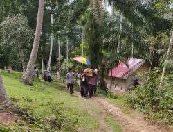 “Miris Warga Alue Bu Tuha Aceh Timur Meninggal Tanpa Gunakan Tandu”