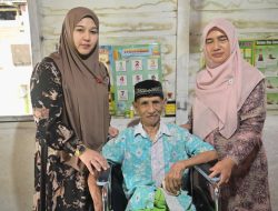 Istri Bupati dan Wabup Aceh Besar Kunjungi Masyarakat Kuta Baro