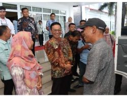 Bupati Tapsel Berangkatkan Warga Disabilitas Buat Kaki dan Tangan Palsu ke Medan