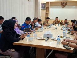 Bupati dan Wakil Bupati Aceh Selatan Diskusi Santai Dengan Puluhan Awak Media