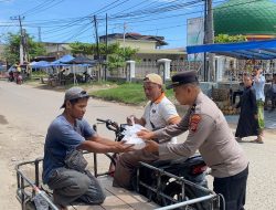 Sasar Tukang Becak, Ipda Irvan Bagikan Nasi Kotak Melalui Program Geubibu