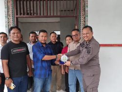 Kajari Agara Adakan Silaturahmi dengan Lembaga Pers PWA Kutacane Berikan Cenderamata