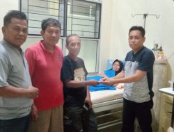 Bentuk Keperdulian Paguyuban Pedagang Lapangan Kopri, Besuk Istri Pedagang di RSUD Bob Bazar