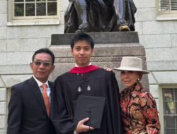 Di Tengah Kontroversi Keputusan Presiden AS, Putra Bupati Tapsel Wisuda S2 Di Harvard University