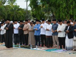 WaliKota dan Wakil Walikota Langsa dan Ribuan Masyarakat Kota Langsa, Laksanakan Sholat Id Idul Adha di Lapangan Merdeka