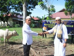 Salurkan Hewan Qurban, Kapolres : “Wujud Komitmen Kebersamaan dan Semangat Berbagi di Idul Adha”