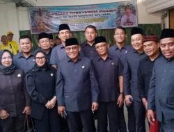 Ketua DPRD Lamsel Bersama Para Wakilnya Berikan Penghormatan Terakhir Untuk Almarhum Made Sukintre