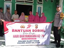 Penyaluran Bansos HUT Bhayangkara ke-79, Polsek Kluet Timur Wujudkan Kepedulian Polri Kepada Masyarakat