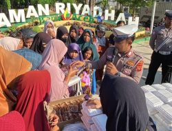 Jum’at Barokah Satlantas Polres Lhokseumawe : Berbagi dan Edukasi Warga