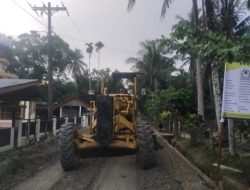 Warga Sambut Gembira Pengaspalan Jalan Alue Bagok – Alue Batee di Kecamatan Arongan Lambalek