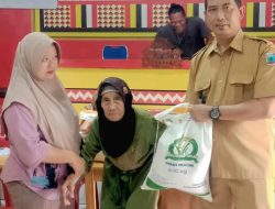 Perum Bulog Sinergi Pemerintah Desa Palembapang, Salurkan Bapanas 457 KPM