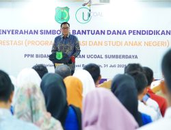 Bupati Muba Serahkan Bantuan Pendidikan Program PRESTASI