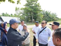 Ayahwa bersama Sekda Survey Lokasi SMA Unggul Garuda di Desa Meunye Lhoksukon