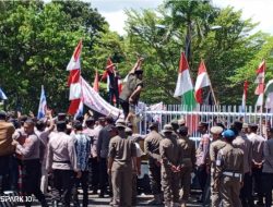 Ratusan Warga Sinar Palembang Kembali Geruduk Kantor Bupati Lampung Selatan, Tuntut Kepala Desa Dinonaktifkan