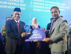 Kepala SMAN 1 Putri Betung, Raih Peringkat Kepala SMA Dedikatif Terbaik 2 Provinsi Aceh Tahun 2025